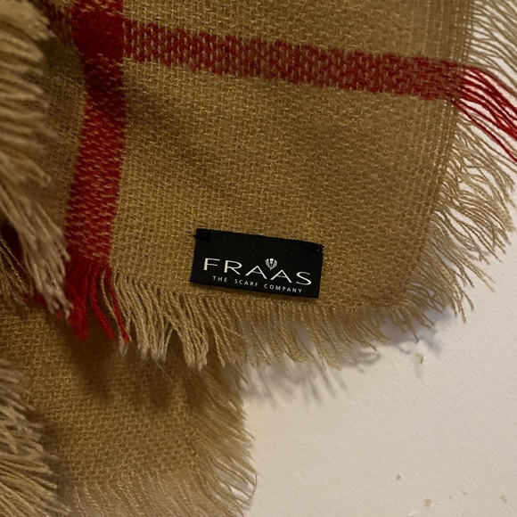 Fraas Shawl - Picture 2 of 2